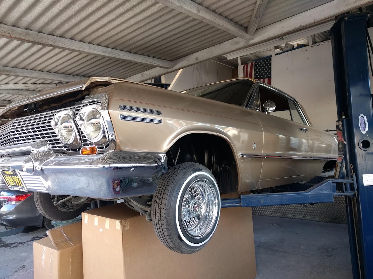 Gold classic on the lift during restoration